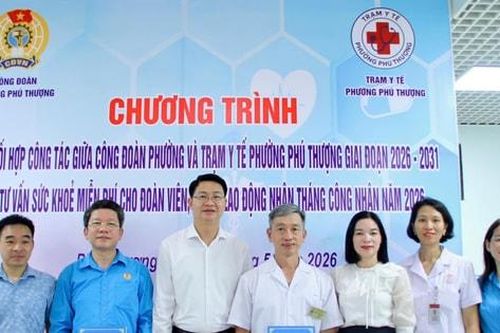 Công đoàn phường Phú Thượng tổ chức khám sức khỏe miễn phí cho người lao động