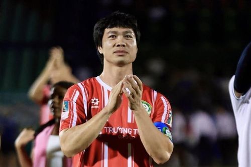 Sau 4 tháng chấn thương, Công Phượng lập siêu phẩm