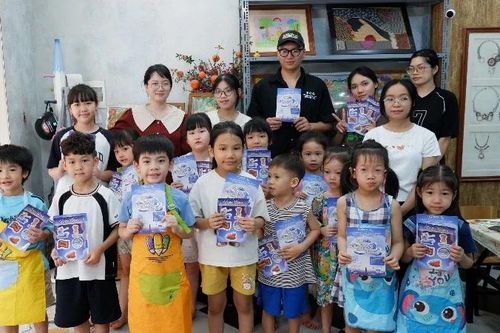 Giới thiệu kho tàng truyện dân gian bằng hình thức trình diễn kết hợp công nghệ ánh sáng