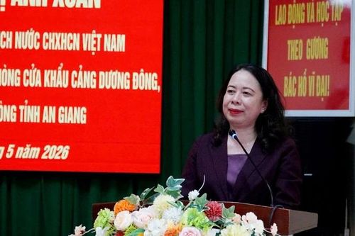 Phó Chủ tịch nước Võ Thị Ánh Xuân thăm, động viên cán bộ, chiến sĩ Biên phòng Cửa khẩu cảng Dương Đông