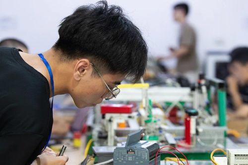 Đội tuyển Việt Nam 'trắng tay' tại Hội thi Khoa học Kỹ thuật Quốc tế ISEF 2026 giữa lùm xùm liêm chính