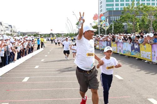 Sôi động Giải chạy học sinh S-Race ở Cà Mau