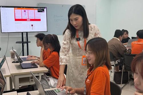 Sau những video triệu view là câu chuyện kiến thức nghề nghiệp