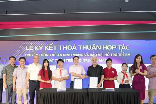Chung tay bảo vệ thanh, thiếu niên trên không gian số