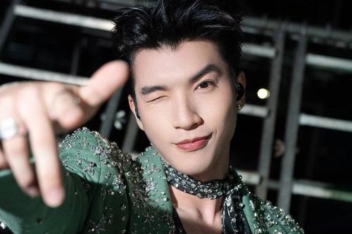 Hieuthuhai, Ngọc Trinh được đề cử 100 gương mặt đẹp nhất thế giới