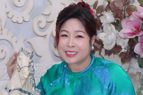 Mừng cho NSND Hồng Vân sau thất bại 14 tỷ đồng