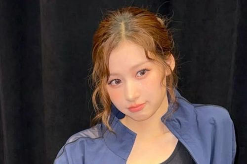 Sana (TWICE) khoe thân hình mảnh mai đầy quyến rũ