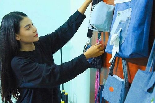 Giới trẻ với xu hướng săn đồ second hand
