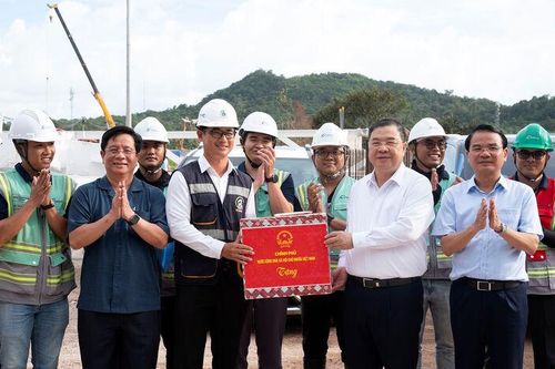 Phó Thủ tướng Thường trực Chính phủ Phạm Gia Túc kiểm tra tiến độ thi công các công trình phục vụ APEC 2027