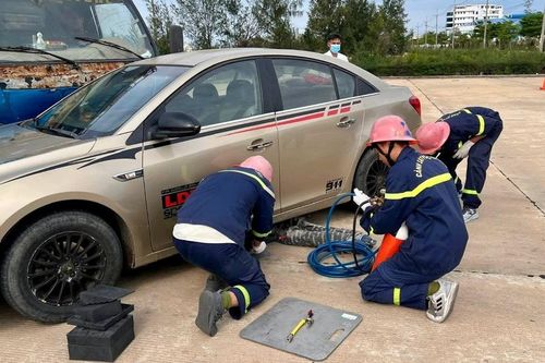 Gia Lai: Diễn tập cứu hộ, cứu nạn tình huống tai nạn giao thông