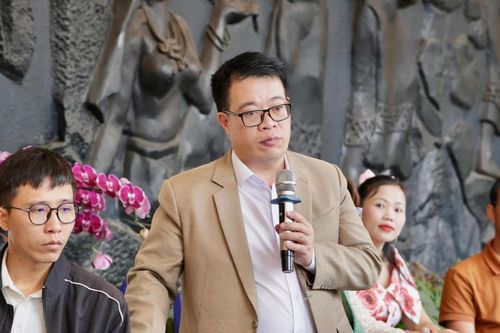 Phá 'bức tường' hành chính trong không khí cà phê doanh nhân