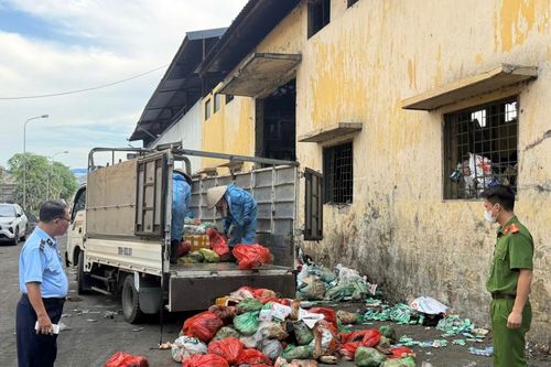 Hà Nội buộc tiêu hủy hơn 1,2 tấn nội tạng, thịt bò nhập lậu