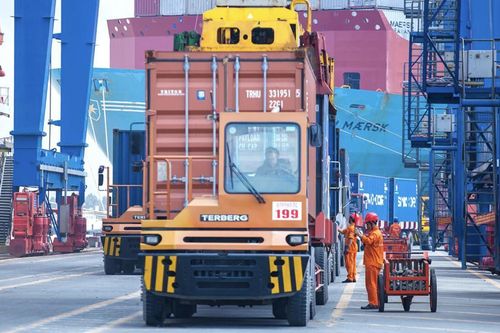 Nhân lực logistics trẻ đứng trước cuộc đua kỹ năng thời chuyển đổi số