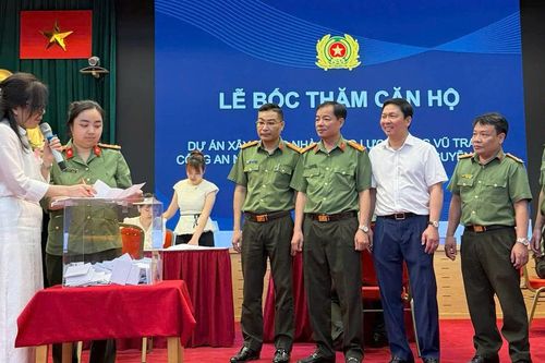 Công khai, minh bạch trong ngày bốc thăm nhà ở xã hội dành cho cán bộ, chiến sĩ Công an