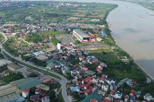 Chủ động tháo dỡ các công trình vi phạm dọc sông Hồng