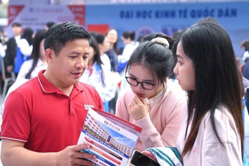 Tuyển sinh đại học 2026 thay đổi lớn khi bằng tiến sĩ là chuẩn quy đổi