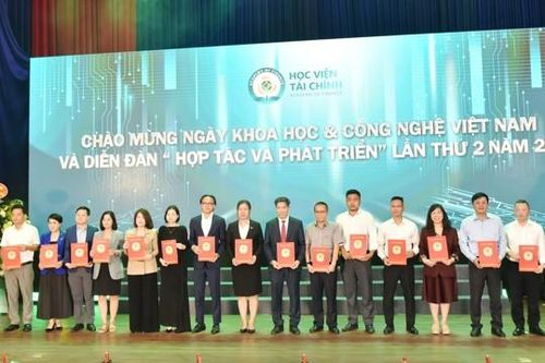 Trường Đào tạo và Bồi dưỡng nghiệp vụ kiểm toán ký kết Biên bản ghi nhớ hợp tác với Học viện Tài chính