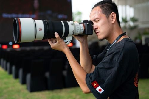 Sony ra mắt Alpha 7R VI và ống kính zoom siêu tele FE 100-400mm F4.5 GM OSS G Master