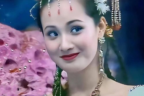 Con đường trở thành tỷ phú của yêu tinh xinh đẹp nhất 'Tây du ký'