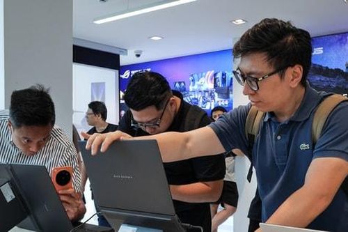 Máy tính xách tay không còn đua 'mỏng hơn, mạnh hơn'