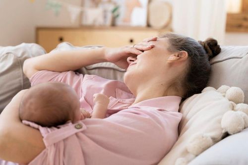 Trầm cảm sau sinh: Dấu hiệu nguy hiểm cần phát hiện sớm để bảo vệ sức khỏe và hạnh phúc gia đình