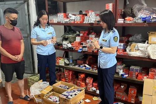Bất ngờ phát hiện gần 2.000 sản phẩm giả mạo nhãn hiệu trong 3 kho hàng vùng biên