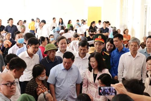 Lễ ra quân Hành trình Thầy thuốc trẻ làm theo lời Bác tại Nghệ An