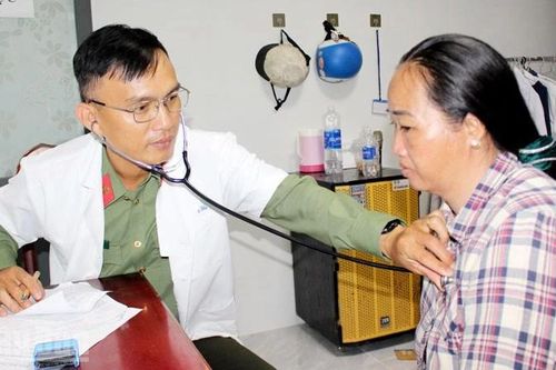 Tuổi trẻ Công an An Giang mang nghĩa tình về với biển đảo