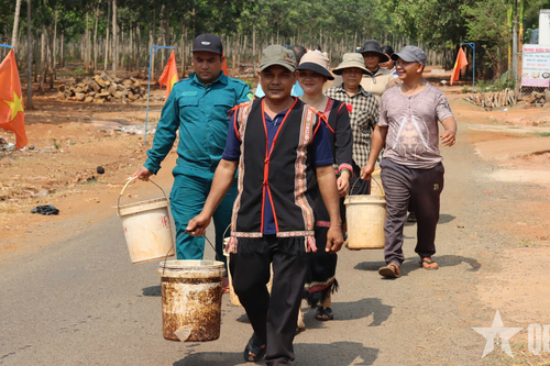 Đưa nước sạch đến với dân