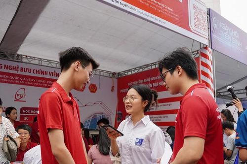 Học viện Công nghệ Bưu chính Viễn thông đẩy mạnh đào tạo AI, vi mạch và dữ liệu số