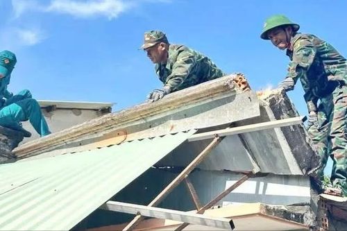 Xã Châu Đức khẩn trương khắc phục hậu quả sau dông lốc