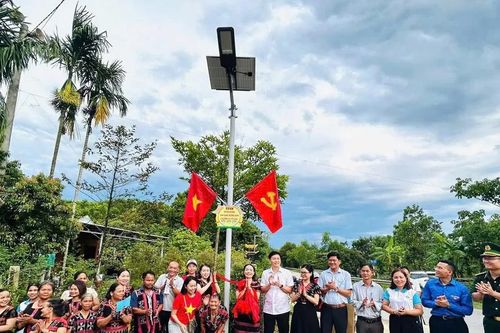 Khánh thành công trình Ánh sáng đường biên