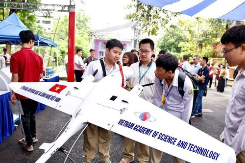 Sôi động Ngày hội tuyển sinh khối các ngành Khoa học và Công nghệ lần thứ 2