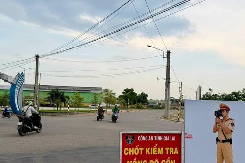Gia Lai lắp hình ảnh cán bộ CSGT bắn tốc độ tại các điểm nóng