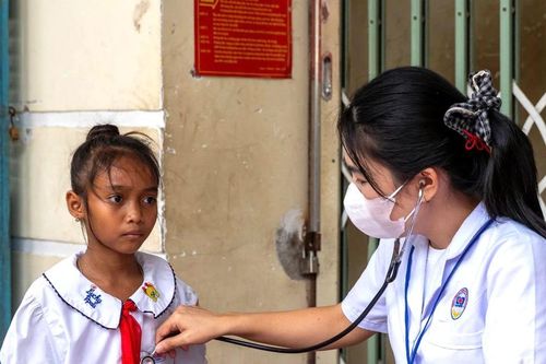 Tư vấn, chăm sóc dinh dưỡng 300 trẻ em vùng đồng bào dân tộc thiểu số