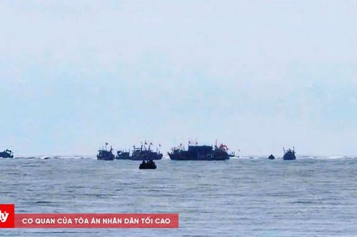 Dông lốc dữ dội trong đêm khiến 2 tàu cá bị nhấn chìm ở Thanh Hóa