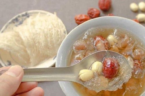 Yến sào được mệnh danh 'vàng trắng' nhưng dễ làm giả: 3 cách nhận biết hàng thật