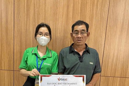 Bạn đọc giúp đỡ người phụ nữ bán vé số bị tai nạn hơn 45 triệu đồng