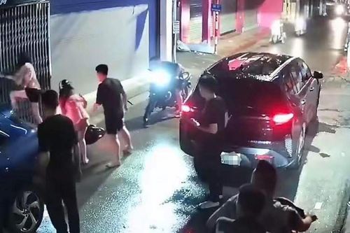 Công an xác minh vụ 2 cô gái bị 2 thanh niên đuổi đánh giữa đêm ở Hà Nội