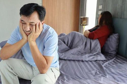 Tại sao đàn ông già đi nhanh chóng sau tuổi 45?