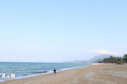 Hàm Rồng - bãi biển hoang sơ nơi xứ Huế