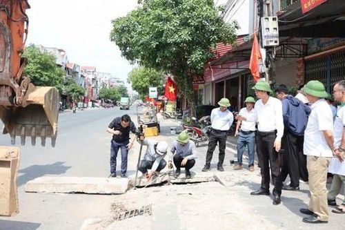Xã Lục Nam khắc phục ngập úng cục bộ tại khu vực chợ Sàn