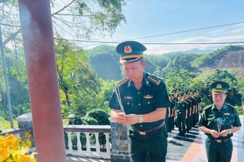 Dâng hương tri ân tại Khu di tích An ninh vũ trang Quảng Nam - Đà Nẵng