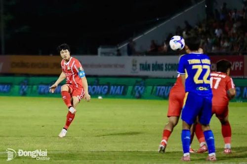 Công Phượng vừa trở lại sau chấn thương đã ghi 'siêu phẩm'