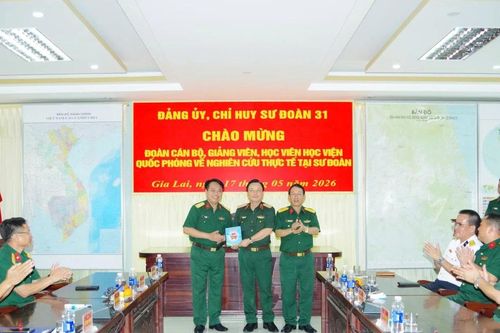 Đoàn công tác Học viện Quốc phòng tham quan, nghiên cứu thực tế tại Sư đoàn 31