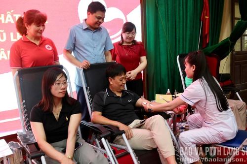 Trên 1.000 tình nguyện viên tham gia Ngày hội hiến máu tình nguyện khu vực Bắc Sơn
