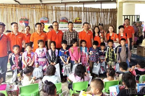 'Ánh sáng nơi vùng cao' tiếp sức học sinh nghèo vùng biên Y Tý