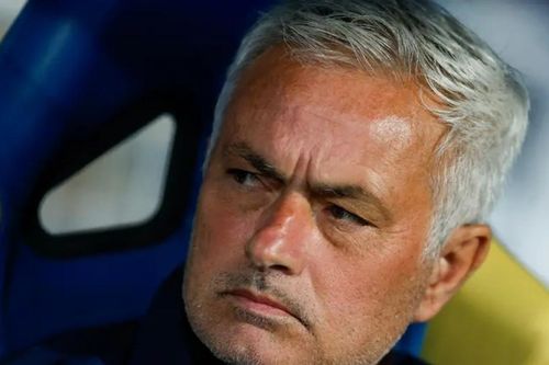 Mourinho bất bại cả mùa giải tại Benfica nhưng vẫn trắng tay đầy cay đắng