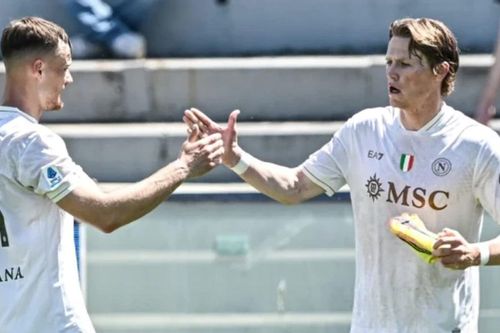 McTominay và Hojlund rực sáng, Napoli thắng đậm Pisa để xây chắc ngôi á quân Serie A
