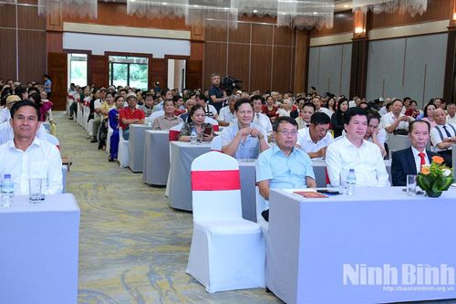 Hội đồng hương Nghệ Tĩnh tại Ninh Bình gặp mặt hội viên tiêu biểu nhân kỷ niệm 136 năm Ngày sinh Chủ tịch Hồ Chí Minh